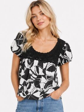 By Choice Vintage Y2K Babydoll Crochet Retro Top Black White Abstract Print S